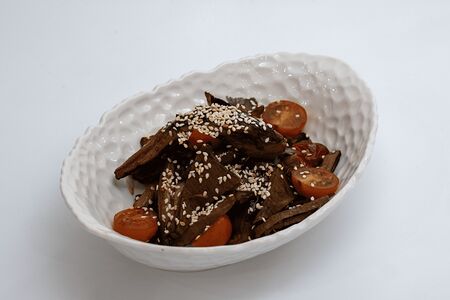 Теплый салат с баклажаном и мясом