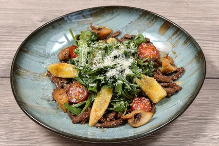 Салат страчетти из говяжьей вырезки