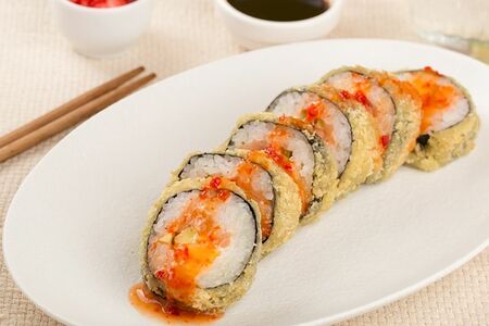 Ролл Нирвана с копченым лососем