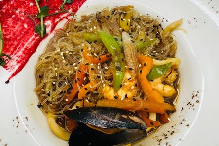 Арабьята с морепродуктами