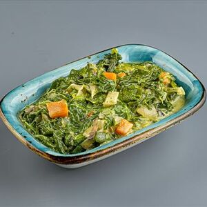 Шпинат в сливочным соусом