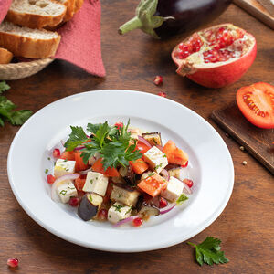 Салат с печеным баклажаном