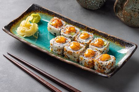 Ролл с креветкой в темпуре