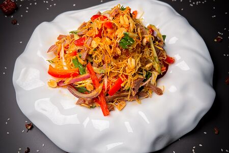 Салат с картофелем пай и говядиной