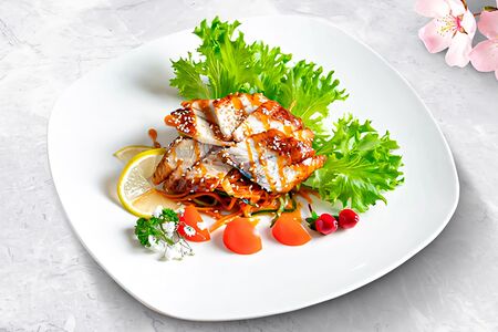 Салат с угрем 