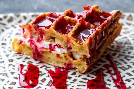 Вафли венские с творогом и топпингом
