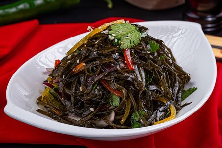 Салат из морской капусты