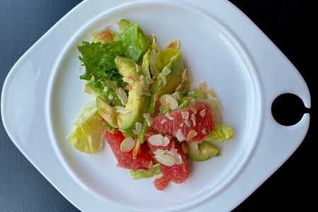 Салат с авокадо и апельсином