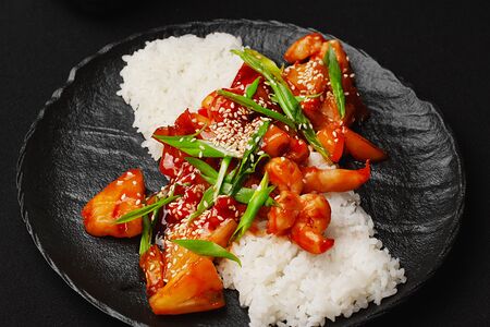 Креветка с ананасами