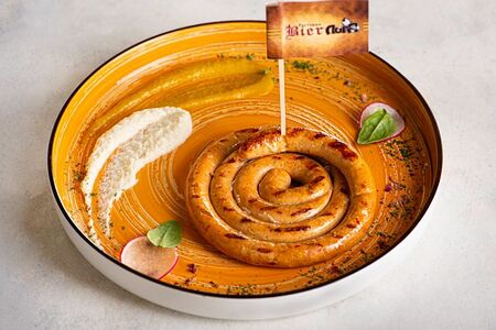 Куриная колбаска со свиным шпиком