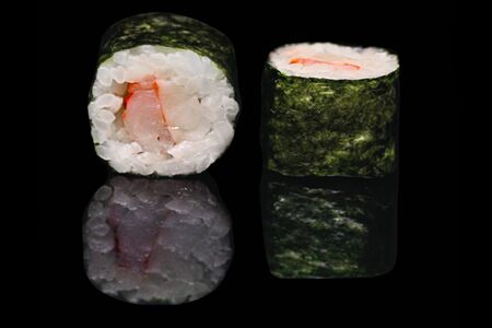 Ролл с креветкой и сыром