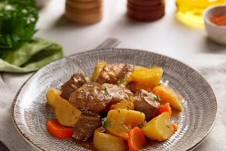 Картофель, тушенный с мясом
