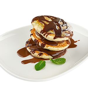 Панкейки с шоколадом и бананом