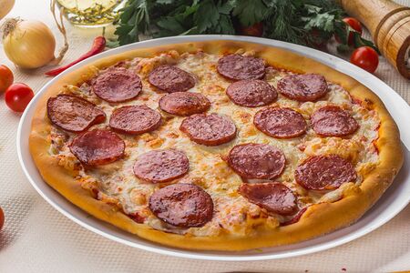 Пицца Салями