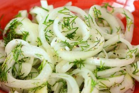 Лук маринованный