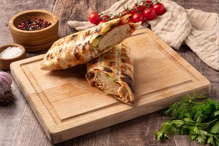 Люля из курицы в лаваше