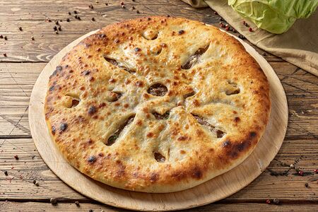 Осетинский пирог с капустой и мясом