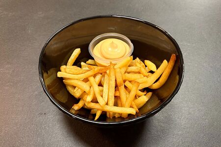 Картофель фри с соусом