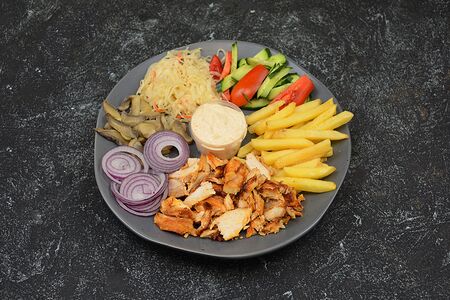 Шаверма грибная на тарелке