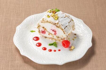 Фисташковый рулет