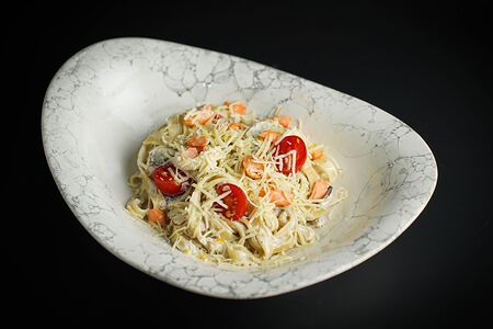 Паста Феттуччине с семгой