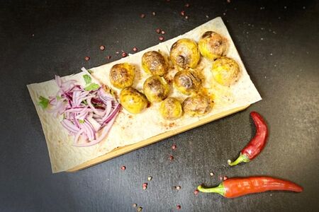 Картофель мини на углях