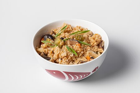 Жареный рис с овощами