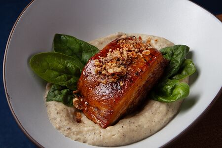 Свиная грудинка с картофельно-грибным кремом