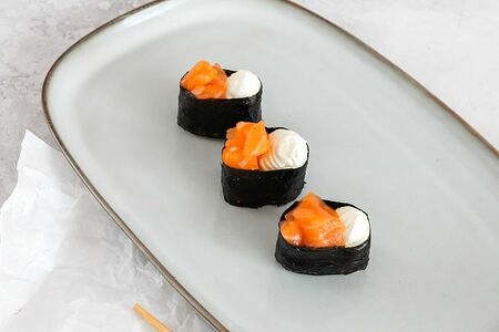 Гункан Лосось-сыр