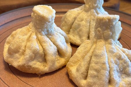 Хинкали, жаренные со свининой и говядиной