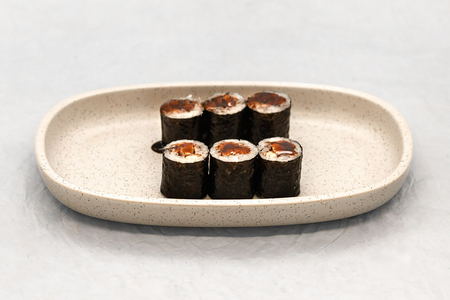 Двойной ролл маки с угрём