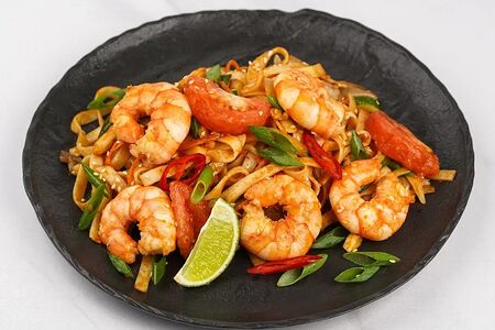 Удон с креветками в соусе Том ям