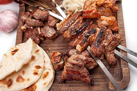 Шашлык из cвинoй шеи