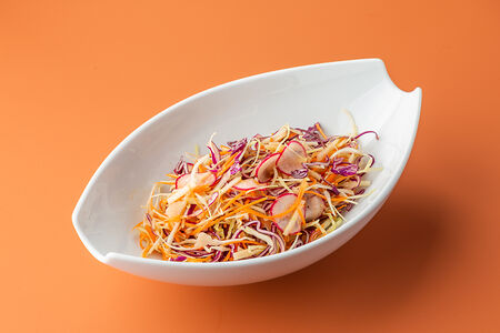 Витаминный салат с редисом