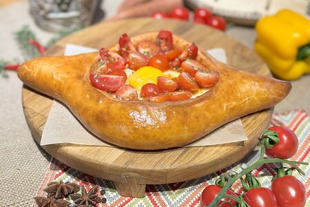 Хачапури с помидорами