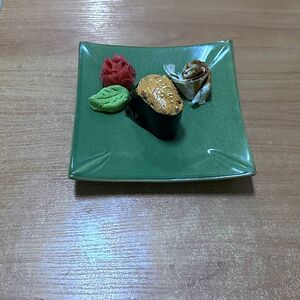 Суши Спайси кани нигири