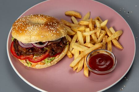 Бейгл с рваной говядиной