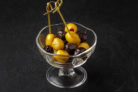 Лимон с маслинами и оливками