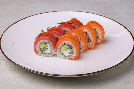Ролл с тунцом и лососем