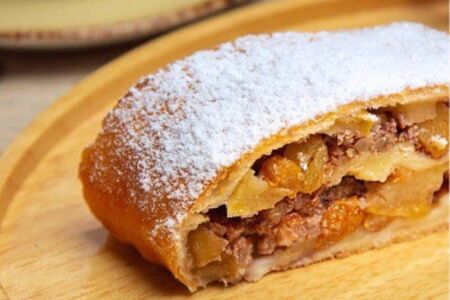 Штрудель с яблоком