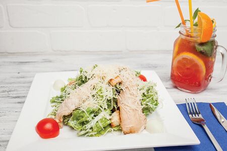 Цезарь с курицей