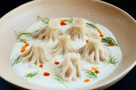 Мини-хинкали из курицы в соусе блю чиз