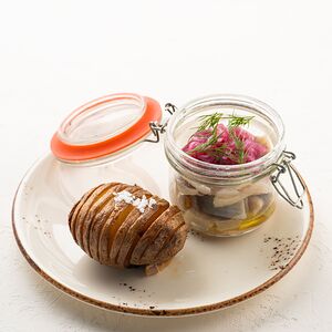 Каспийская Cельдь с печеным картофелем