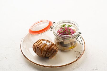 Каспийская Cельдь с печеным картофелем