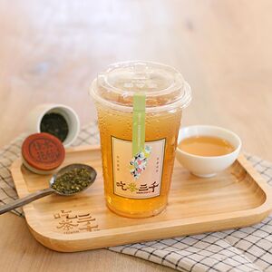 Медовый чай с ананасовым топпингом и жемчужинами конжака