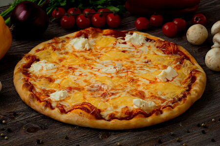 Четыре сыра пицца