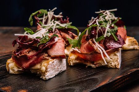 Тапас с ростбифом