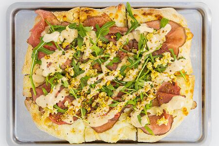 Пицца S Вителло тоннато