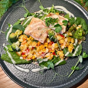 Филе минтая на овощной подушке