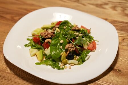 Салат Веджи с авокадо